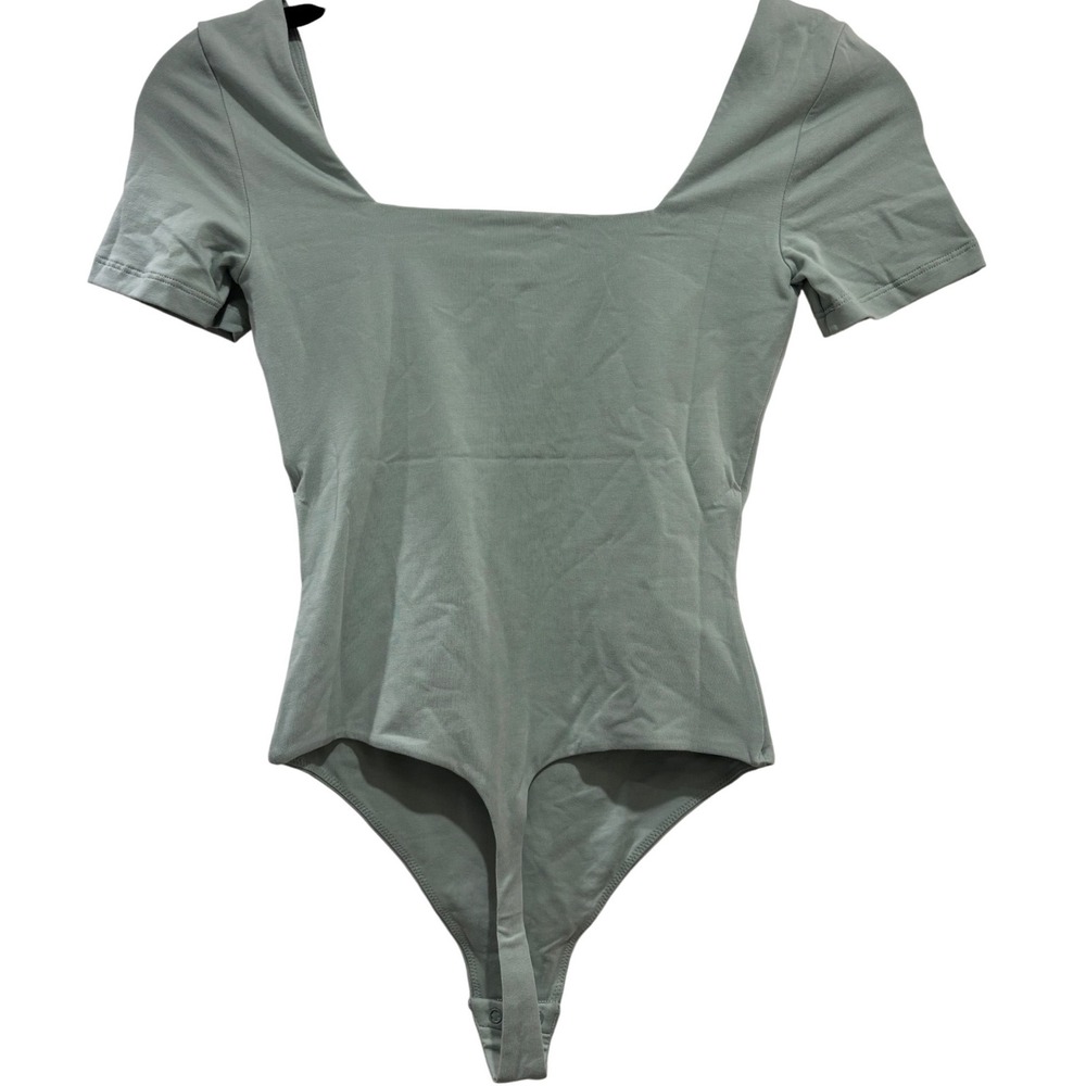 Aritzia Contour Bodysuit Women XS Sage Green Squareneck Short Sleeve New - Picture 2 of 5